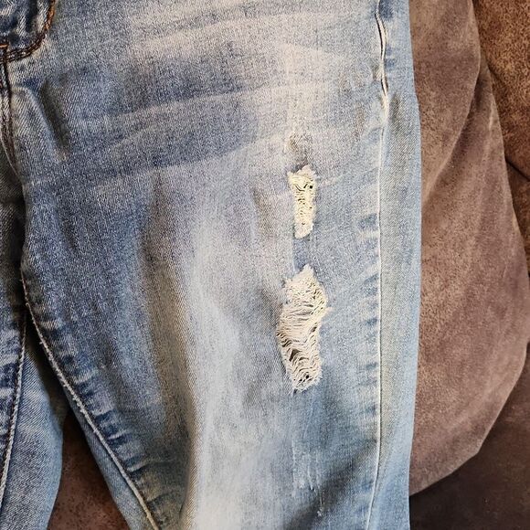 Ymi size 7 jeans distressed stretch frayed - Picture 7 of 9